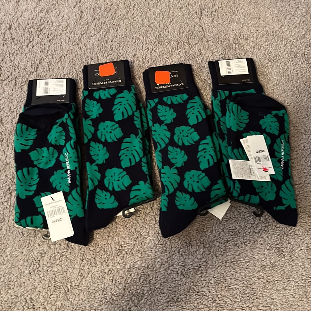 NWT Bundle of 4 Plant Theme Socks